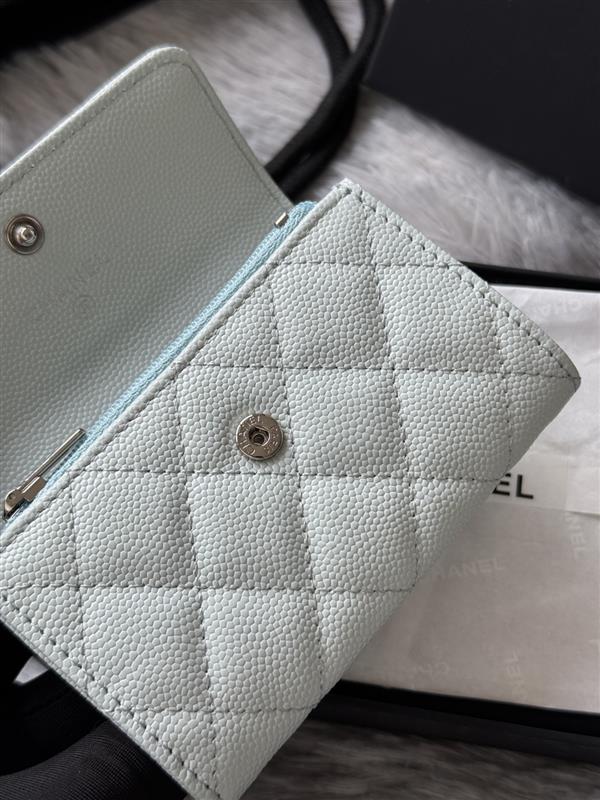 2026127215527592 260